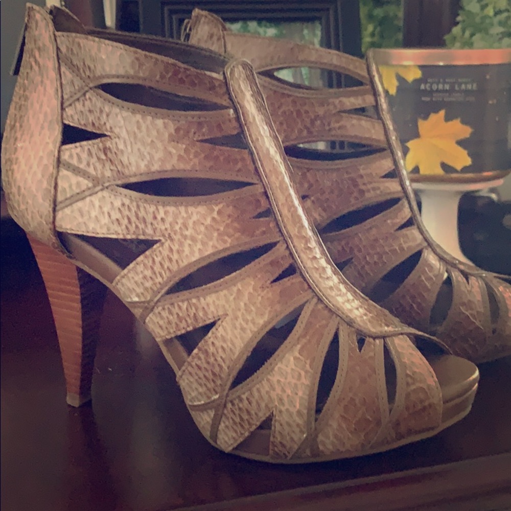 Kenneth Cole Pumps